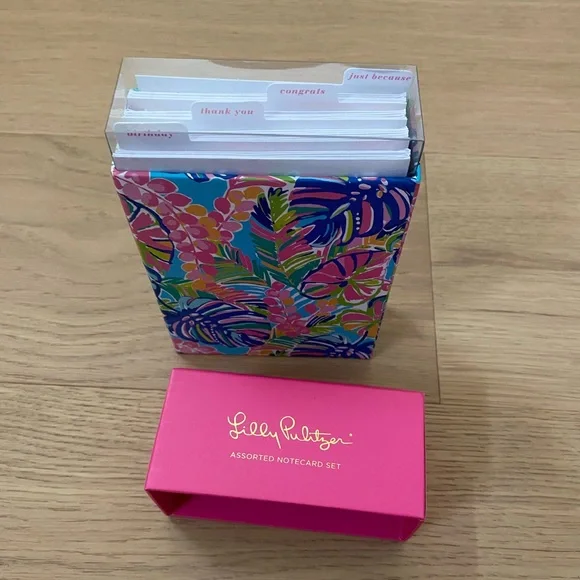Lilly Pulitzer Note Card Set of 20 New in Box - Picture 3 of 5